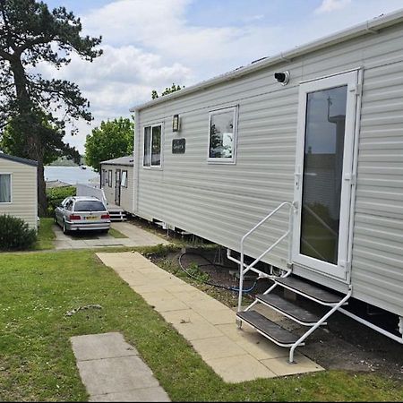 Hotel 46 Pine Ridge Poole Esterno foto